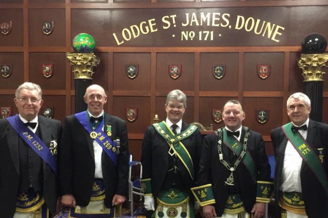Ray Newton, Norrie Austin - Installing Masters at Lodge St James, Doune - Feb' 2020